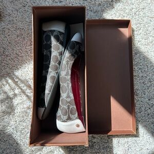 Pre-owned Coach brown and cream flats